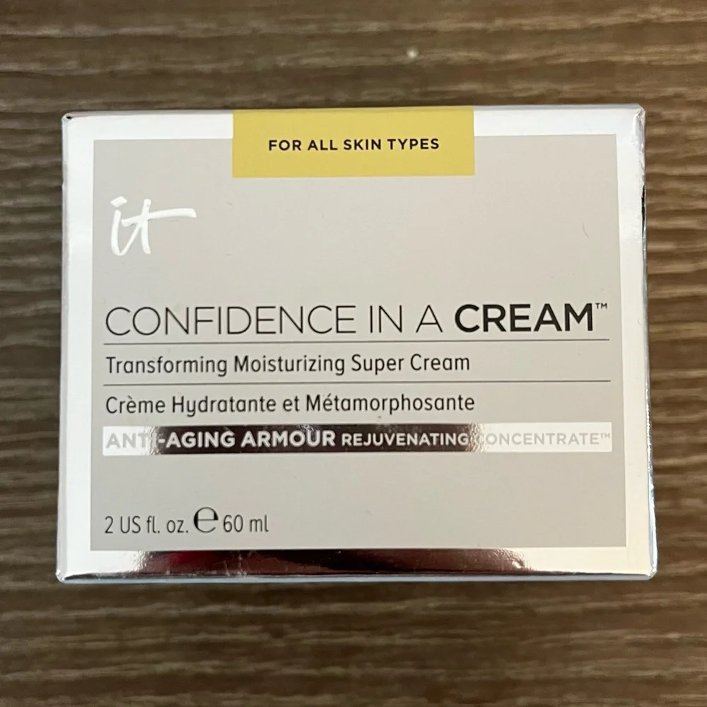 IT Cosmetics Confidence In A‎ Cream Anti-Aging Hydrating Moisturizer